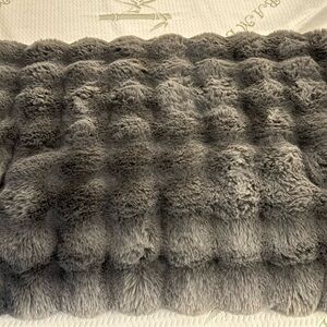 Plush Faux Fur Throw Blanket - Gray
